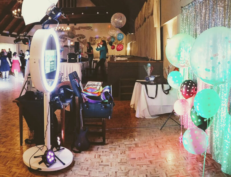 mirror photo booth rental Kitchener