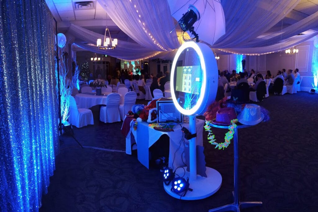 mirror photo booth